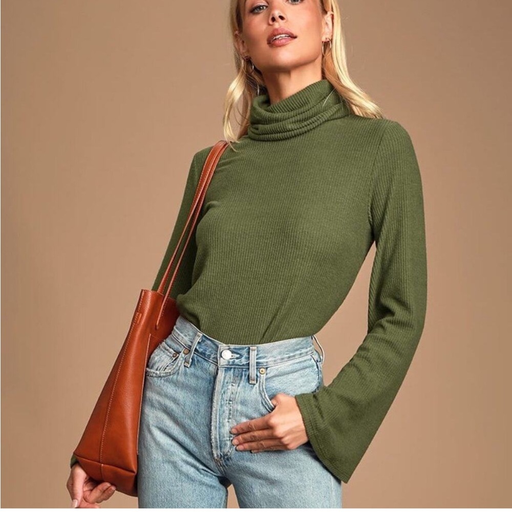 LULU’S | ALVINA OLIVE GREEN RIBBED SWEATER | SZ MEDIUM